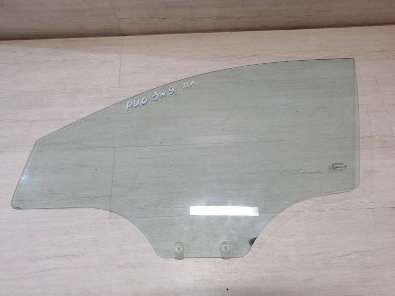 Rio 3 №9 стекло переднее левое