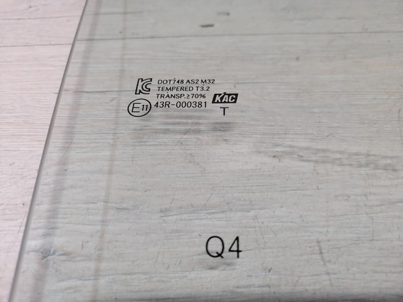 Rio 3 №9 стекло заднее правое