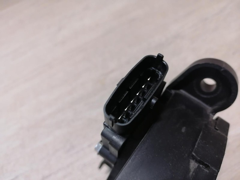 Rio 3 №9 педаль газа