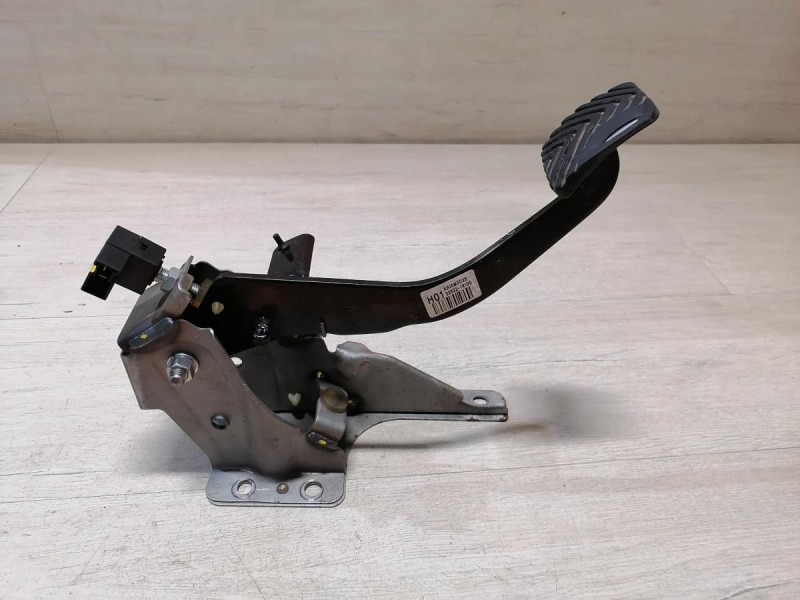 Rio 3 №9 педаль сцепления