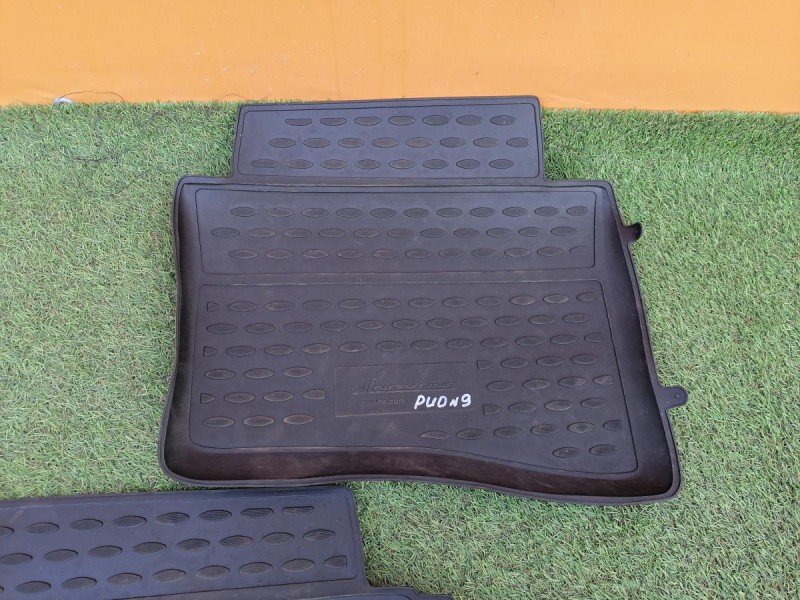 Rio 3 №9 коврик салона к-кт