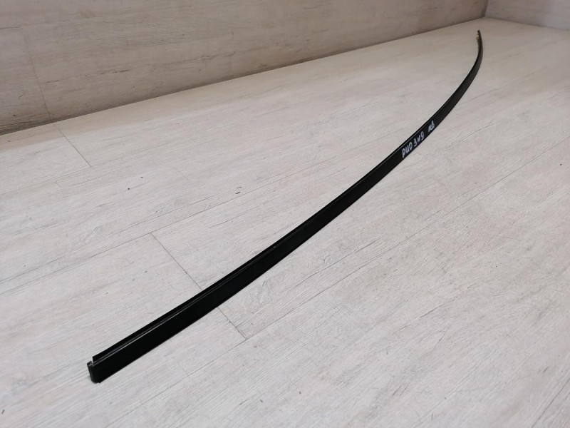 Rio 3 №9 молдинг крыши левый