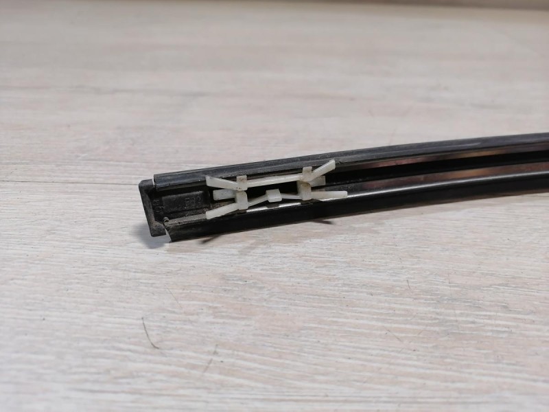 Rio 3 №9 молдинг крыши правый