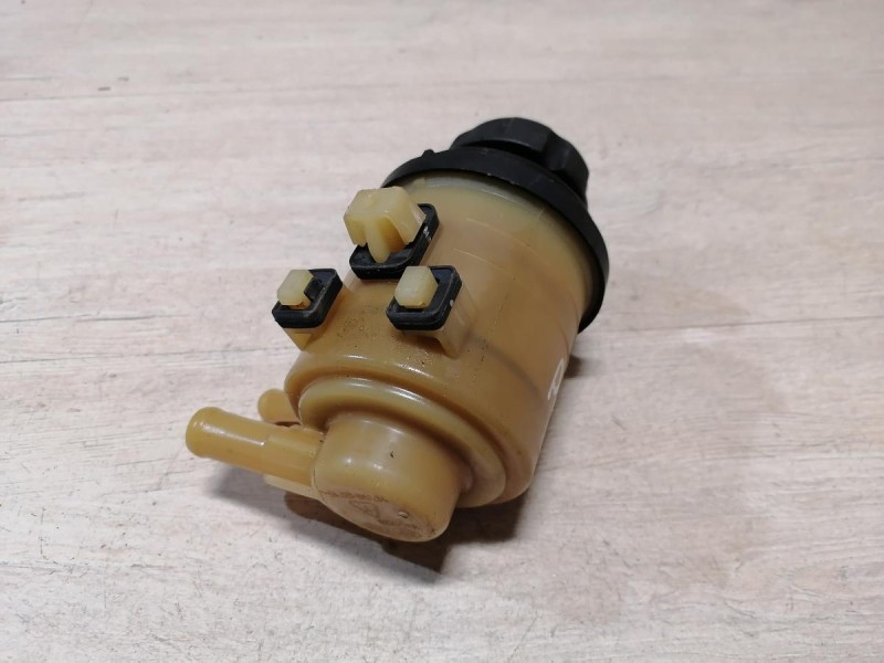 Rio 3 №9 бачок ГУР