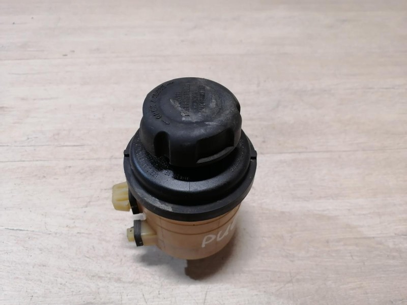 Rio 3 №9 бачок ГУР