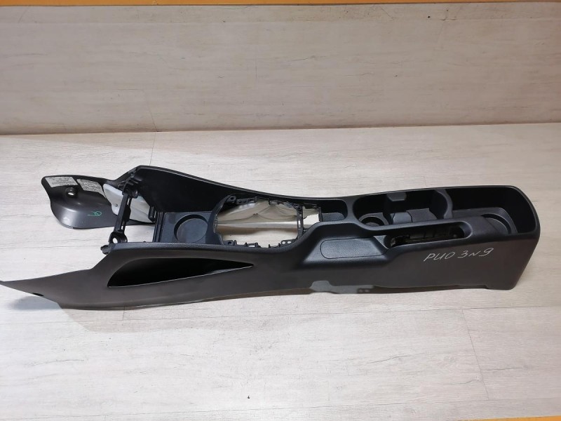 Rio 3 №9 консоль центральная