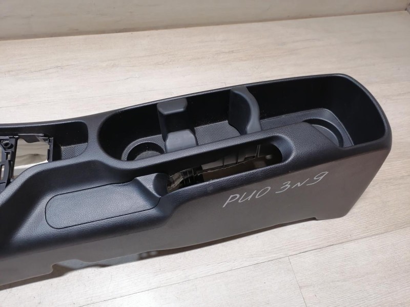 Rio 3 №9 консоль центральная