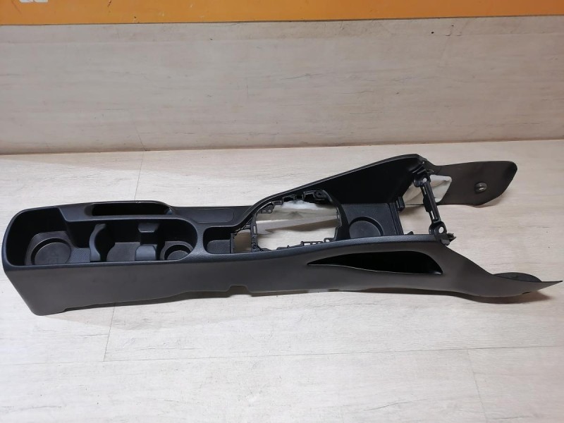 Rio 3 №9 консоль центральная