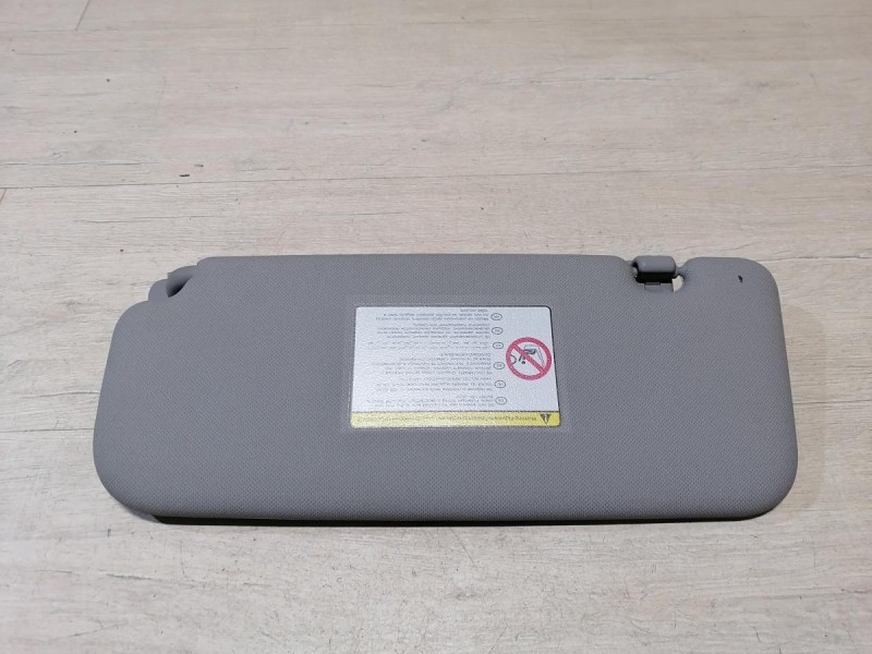 Rio 3 №9 козырек солнцезащитный правый