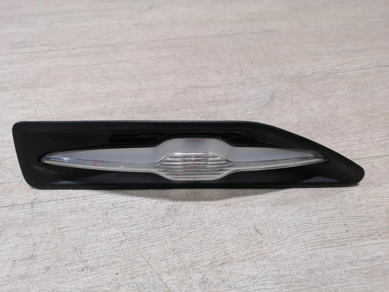 Rio 3 №9 повторитель поворота в крыло левый