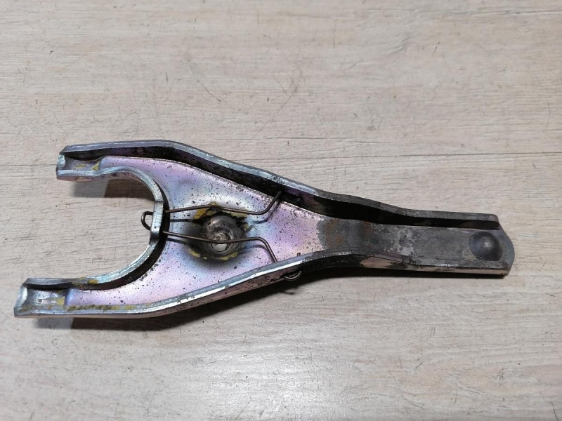 Rio 3 №9 вилка сцепления