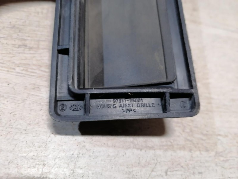 Rio 3 №9 решетка вентиляции багажника