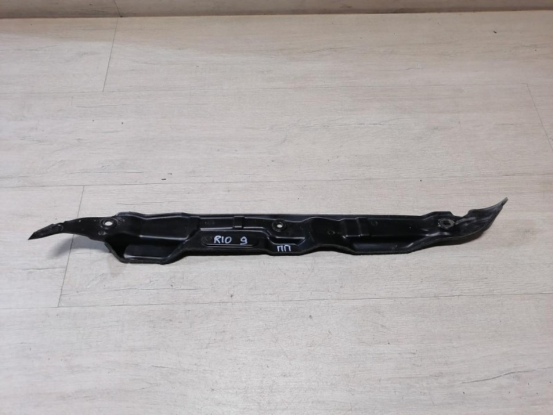 Rio 3 №9 пыльник крыла передний правый