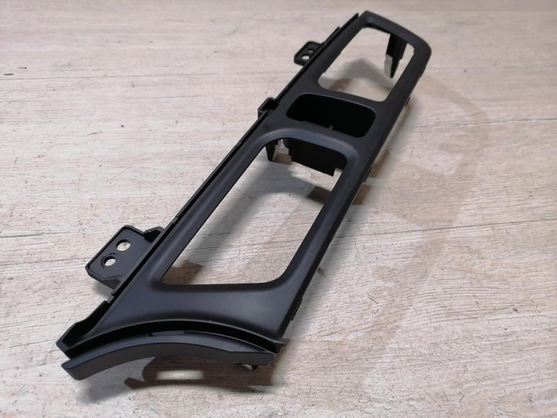 Rio 3 №9 накладка торпедо под центральные дефлекторы