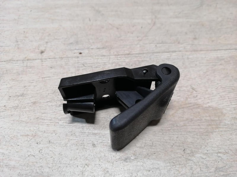 Rio 3 №9 ручка открывания капота в салоне