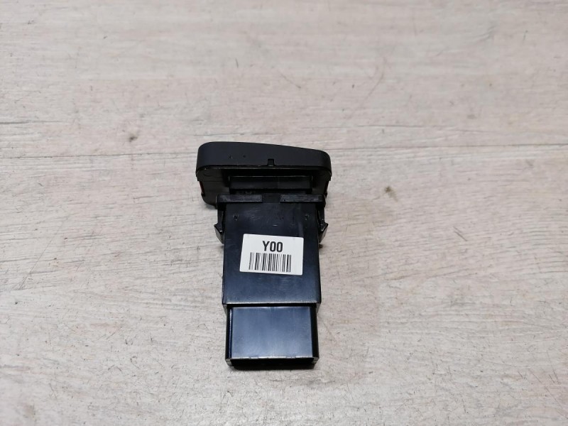 Rio 3 №9 кнопка аварийка