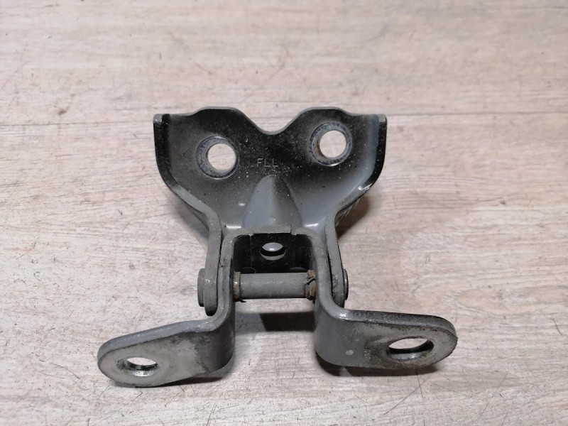 Rio 3 №9 петля двери передняя левая нижняя