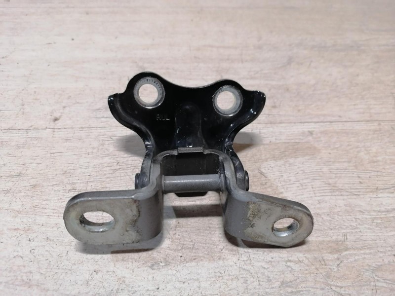 Rio 3 №9 петля двери задняя левая верхняя