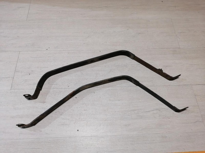 Rio 3 №9 крепление бензобака к-кт