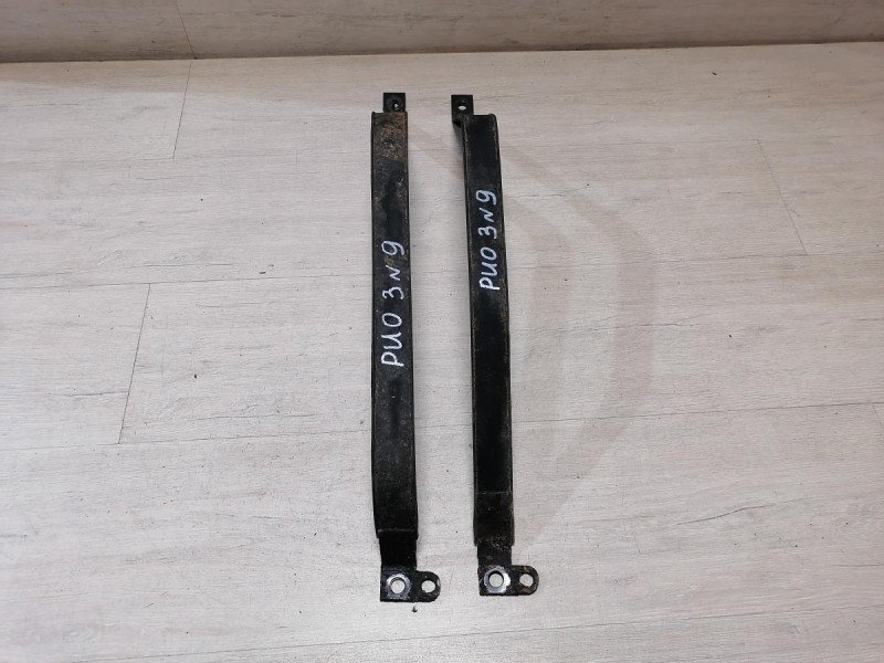 Rio 3 №9 крепление бензобака к-кт