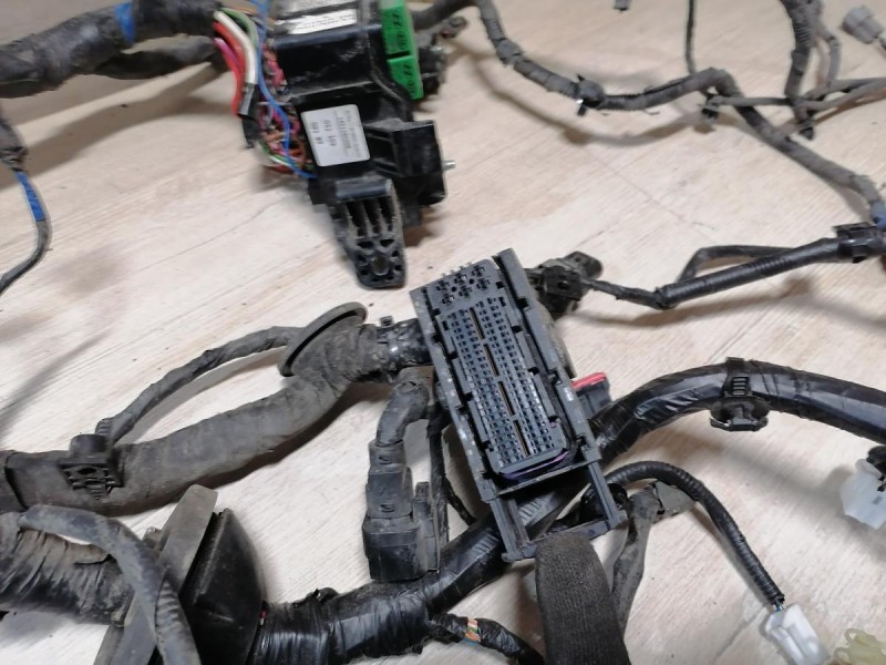 Rio 3 №9 проводка подкапотная двигателя 1.6 мкпп деф без разъема на эбу