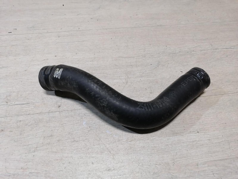 Rio 3 №9 патрубок охлаждения двигателя 254111j100