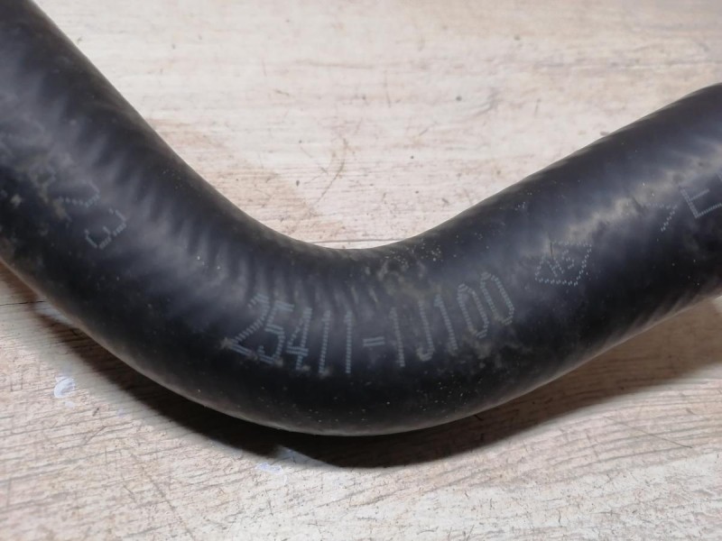 Rio 3 №9 патрубок охлаждения двигателя 254111j100