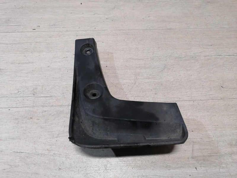 Rio 3 №9 брызговик задний правый