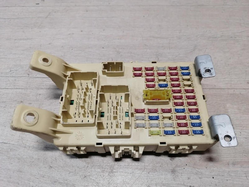 Rio 3 №9 блок предохранителей салона