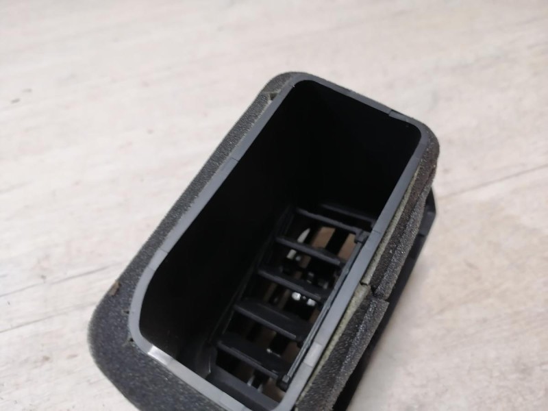 Rio 3 №9 дефлектор торпедо правый боковой