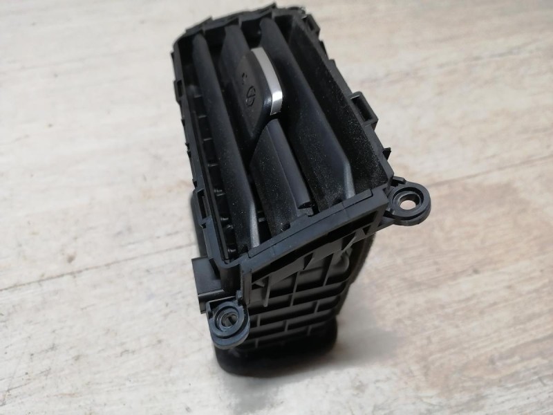 Rio 3 №9 дефлектор торпедо центральный правый