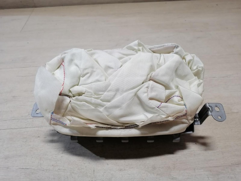 Rio 3 №9 подушка безопасности пассажира стреляная