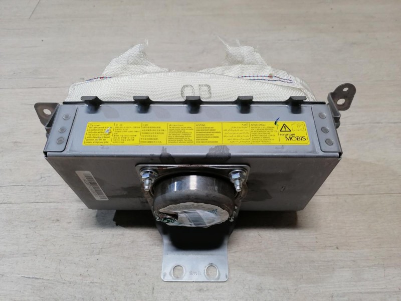 Rio 3 №9 подушка безопасности пассажира стреляная