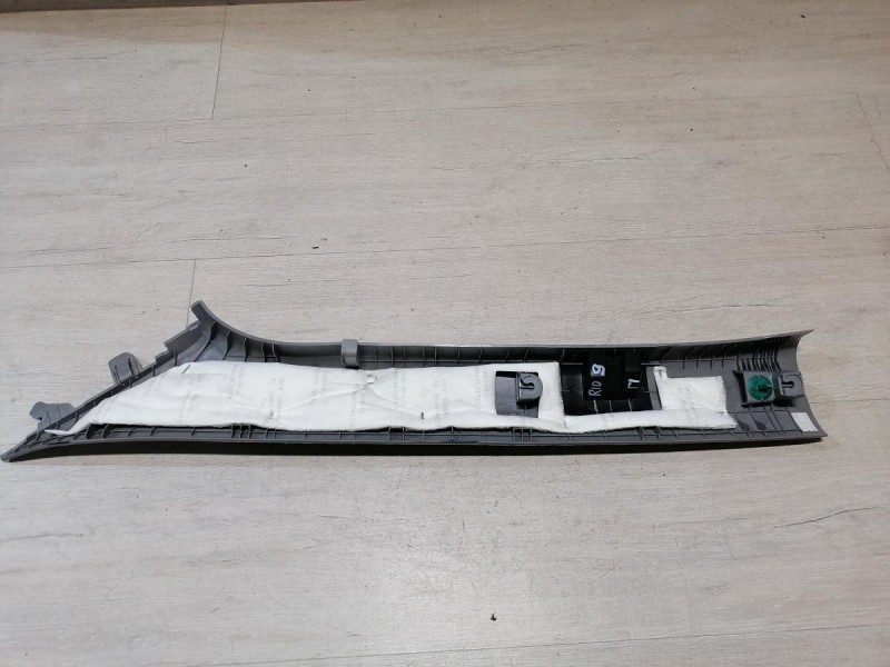 Rio 3 №9 обшивка передней стойки верхняя правая