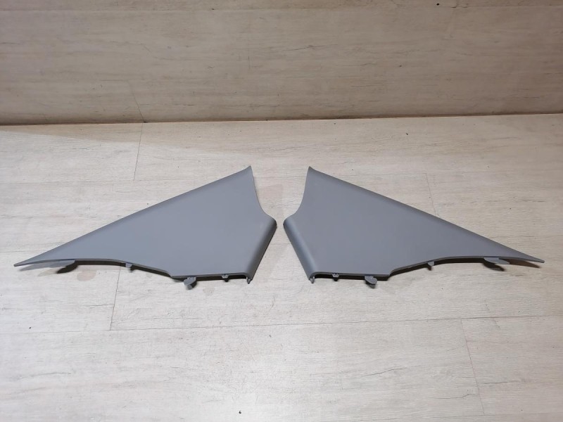 Rio 3 №9 обшивка задней стойки верхняя левая