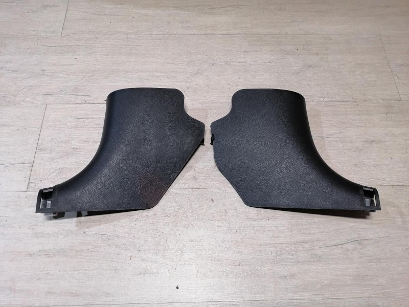 Rio 3 №9 обшивка передней стойки нижняя левая