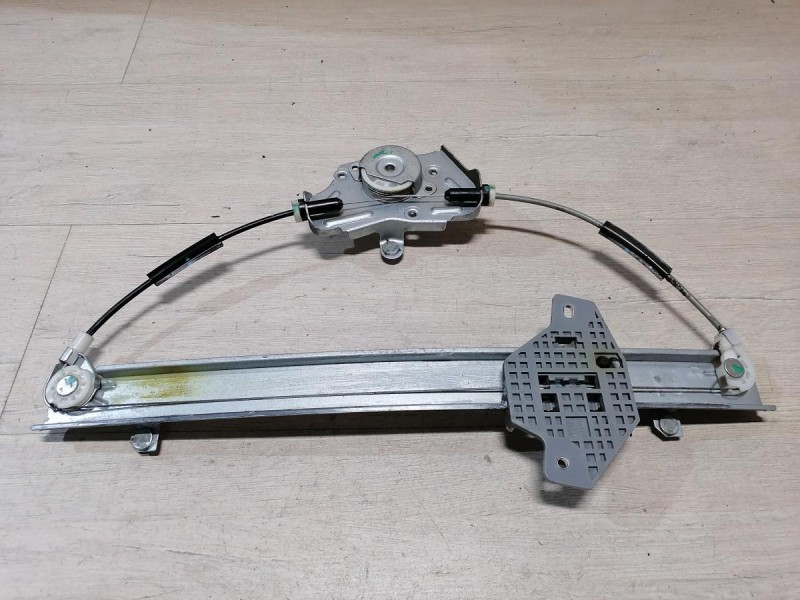 Rio 3 №9 стеклоподъемник передний правый