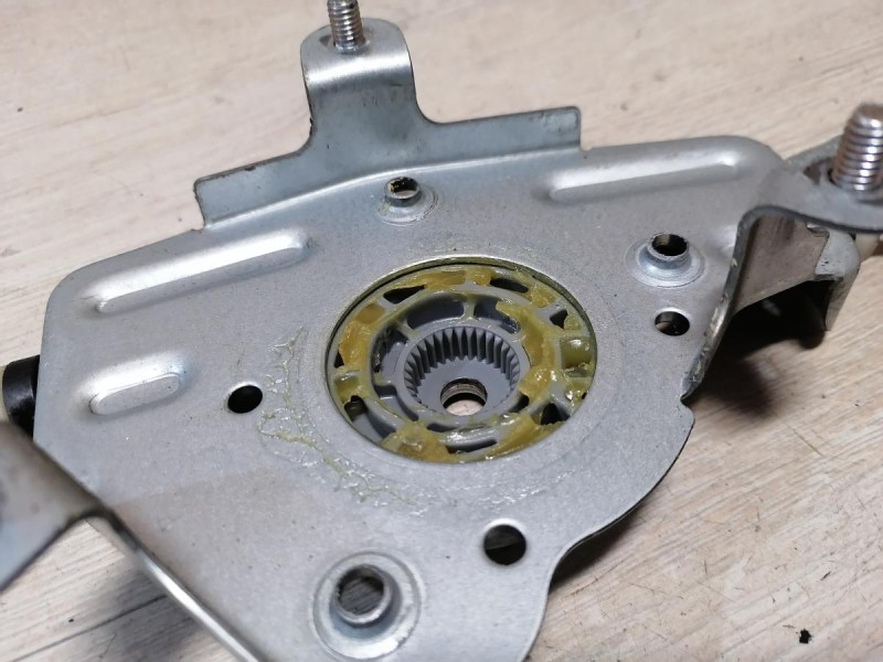 Rio 3 №9 стеклоподъемник задний правый эл