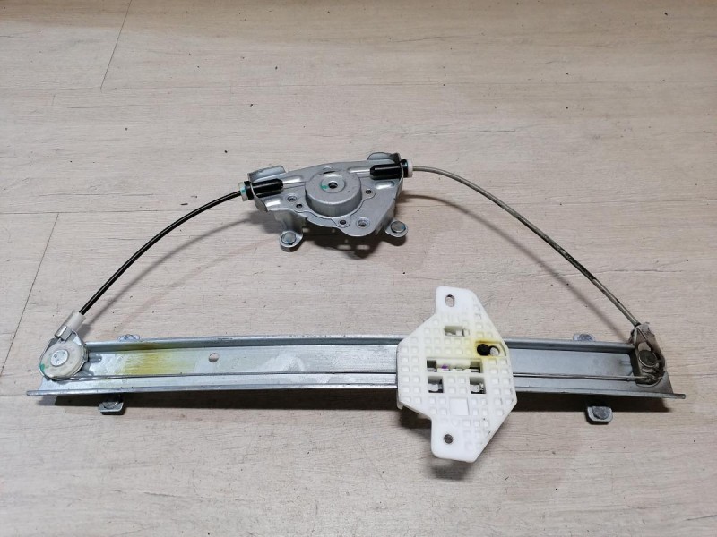 Rio 3 №9 стеклоподъемник задний правый эл