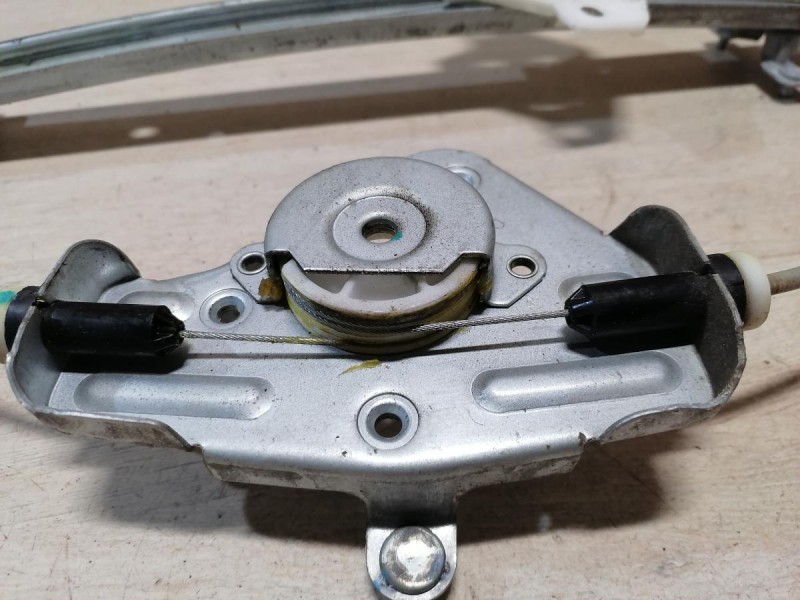 Rio 3 №9 стеклоподъемник задний левый эл