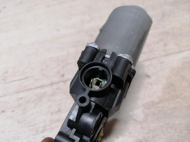 Rio 3 №9 моторчик стеклоподъемника правый