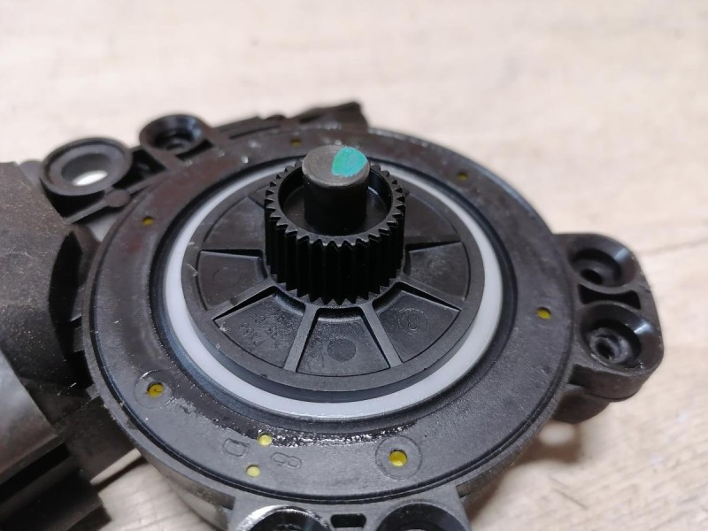 Rio 3 №9 моторчик стеклоподъемника задний левый