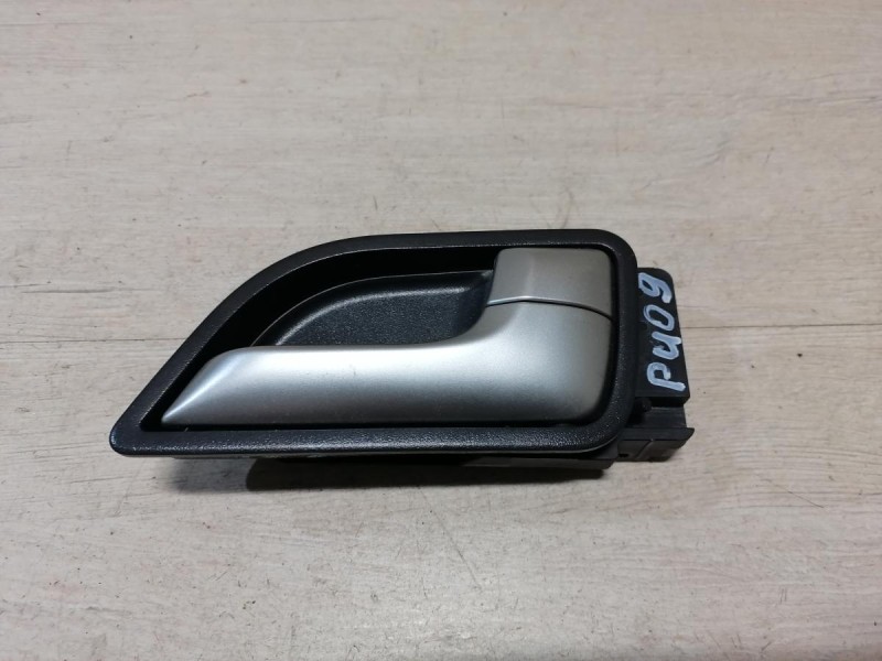 Rio 3 №9 ручка двери внутренняя передняя правая