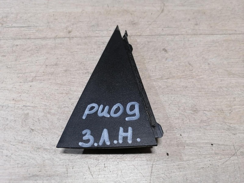 Rio 3 №9 накладка двери наружная задняя левая уголок