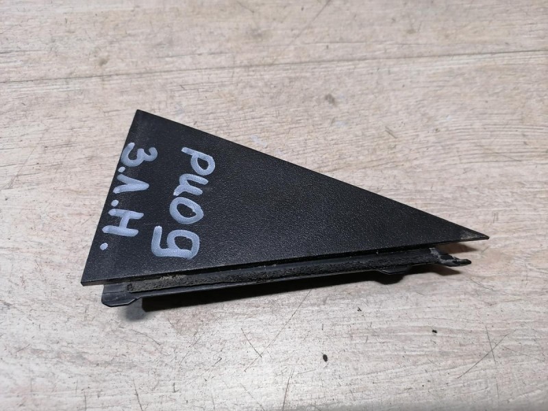 Rio 3 №9 накладка двери наружная задняя левая уголок