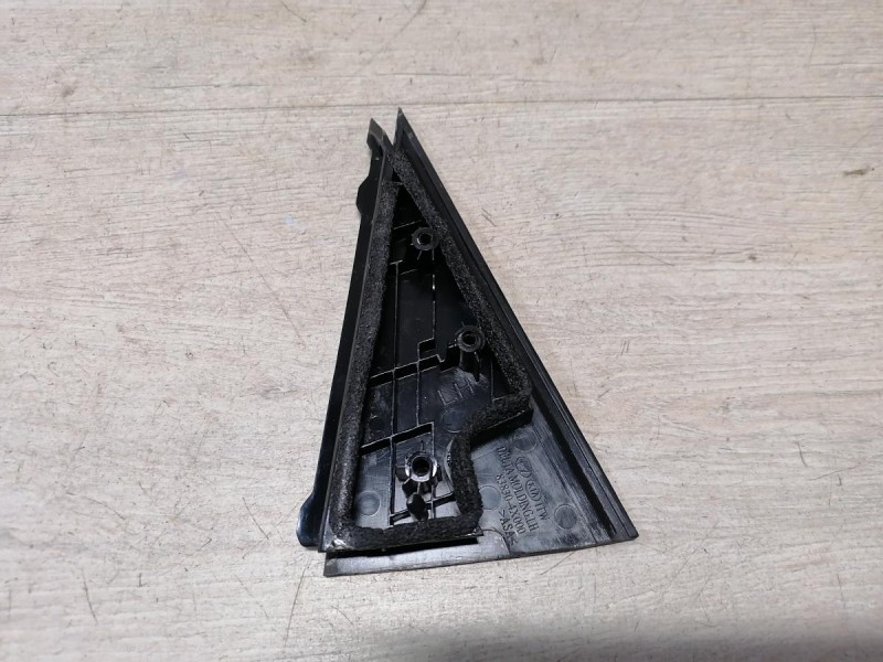 Rio 3 №9 накладка двери наружная задняя левая уголок