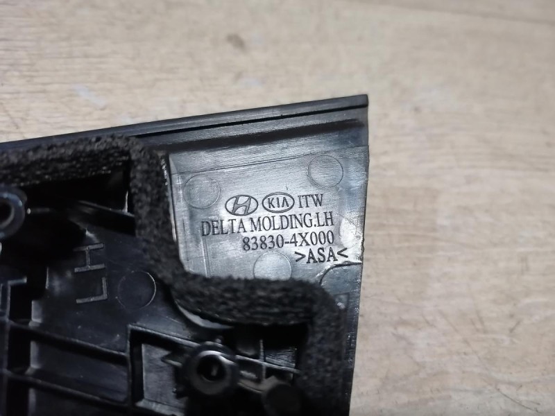 Rio 3 №9 накладка двери наружная задняя левая уголок