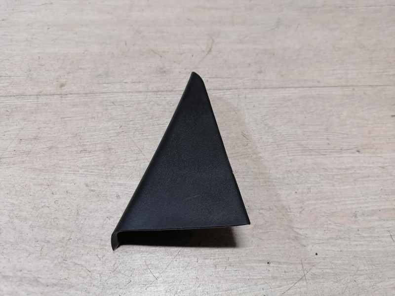 Rio 3 №9 накладка двери внутренняя задняя правая уголок