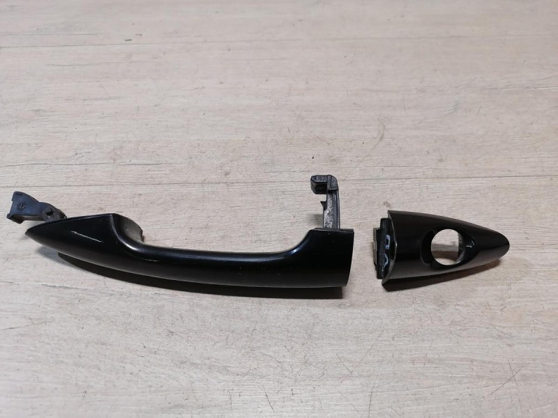 Rio 3 №9 ручка двери наружная передняя левая