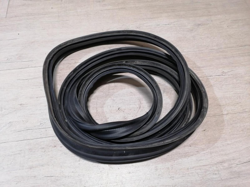 Rio 3 №9 уплотнитель багажника